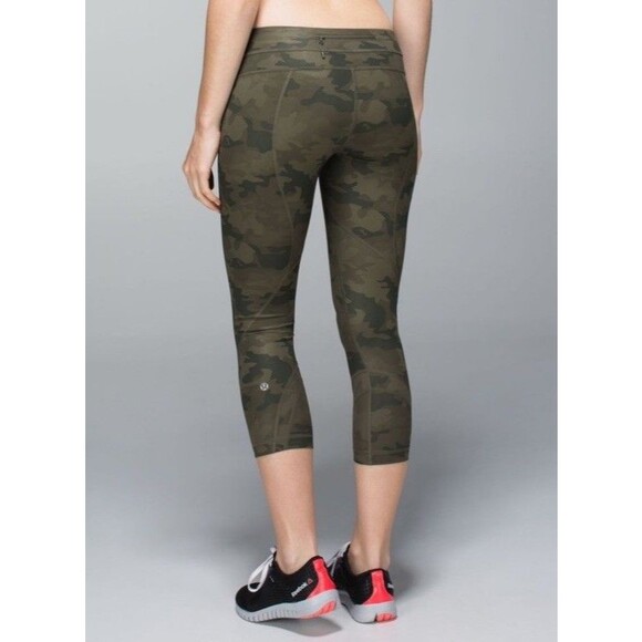 Lululemon Run: Inspire Crop ll Luxtreme SZ 6 Savasana Camo Fatigue Green W6B70S - Picture 1 of 13